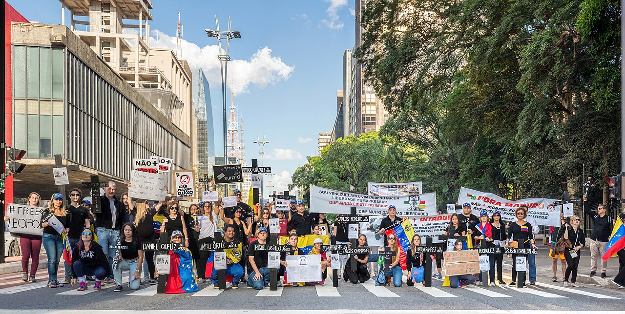 Protests opposing Venezuelan Bolivarian Revolution in Avenida Paulista, São Paulo, Brazil
