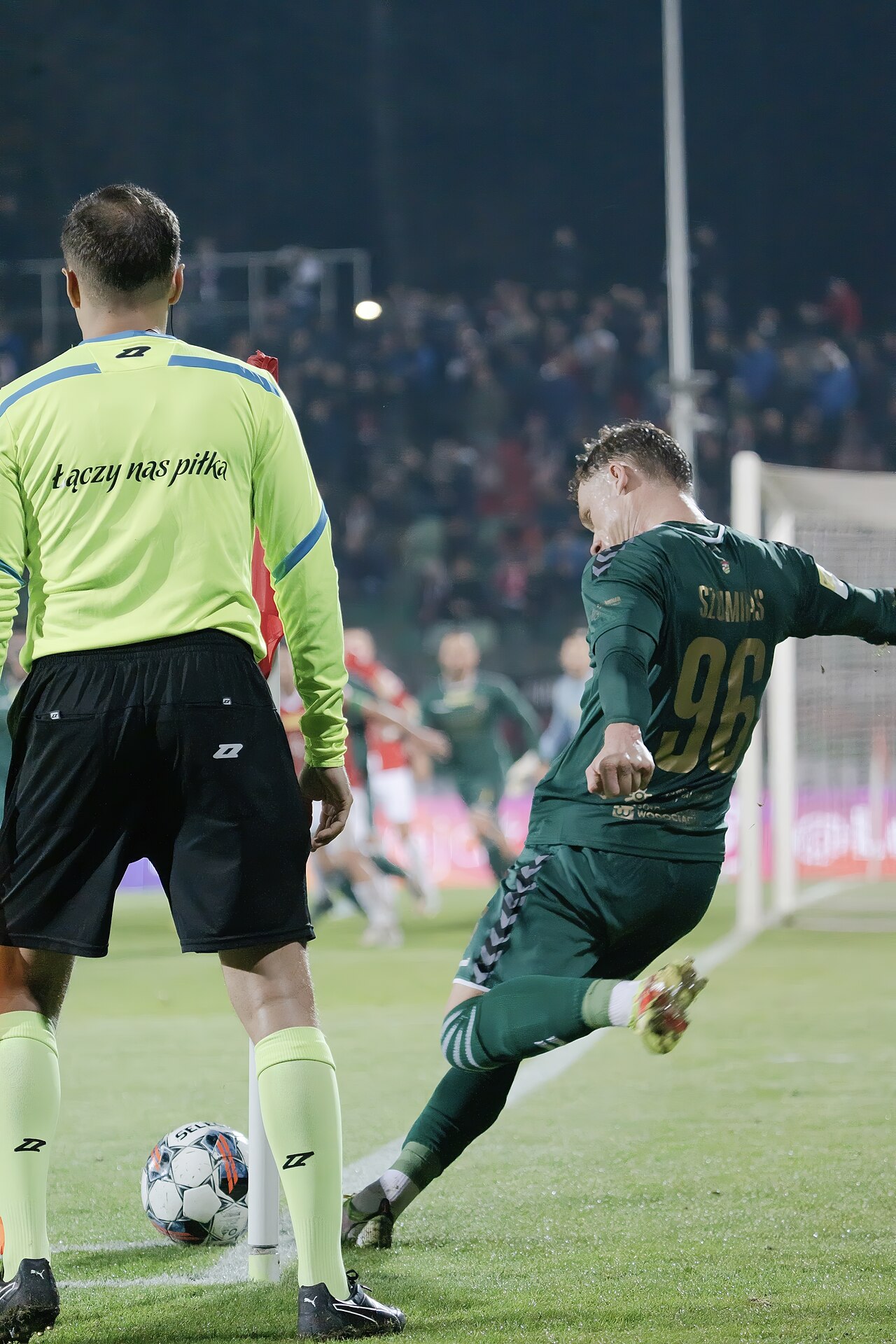 Wojciech Szumilas takes a corner kick, football match October 22, 2022 - Zaglębie Sosnowiec vs Wisła Kraków, Poland, Stadion Ludowy