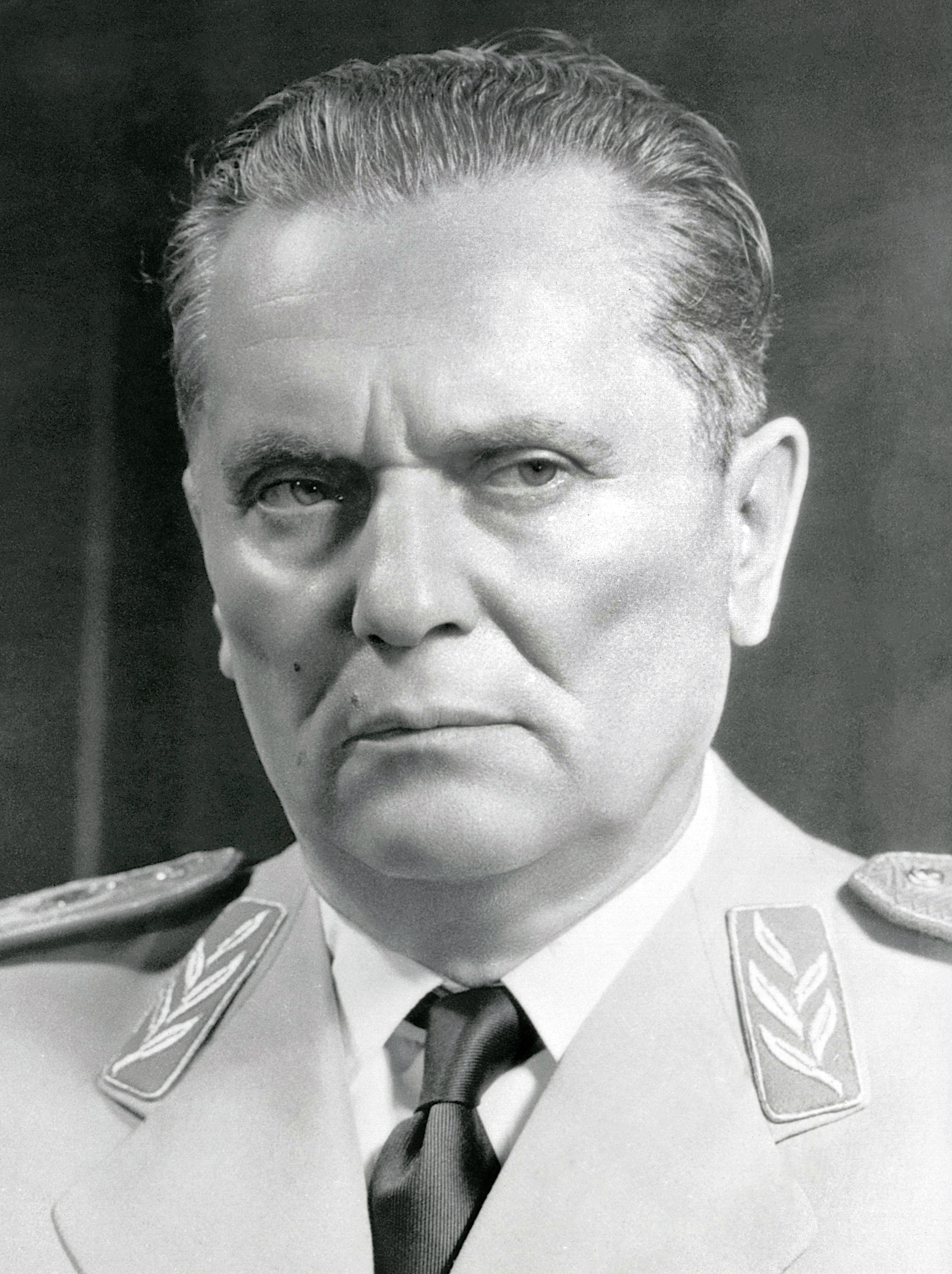 Josip Broz Tito – Porträt in Uniform